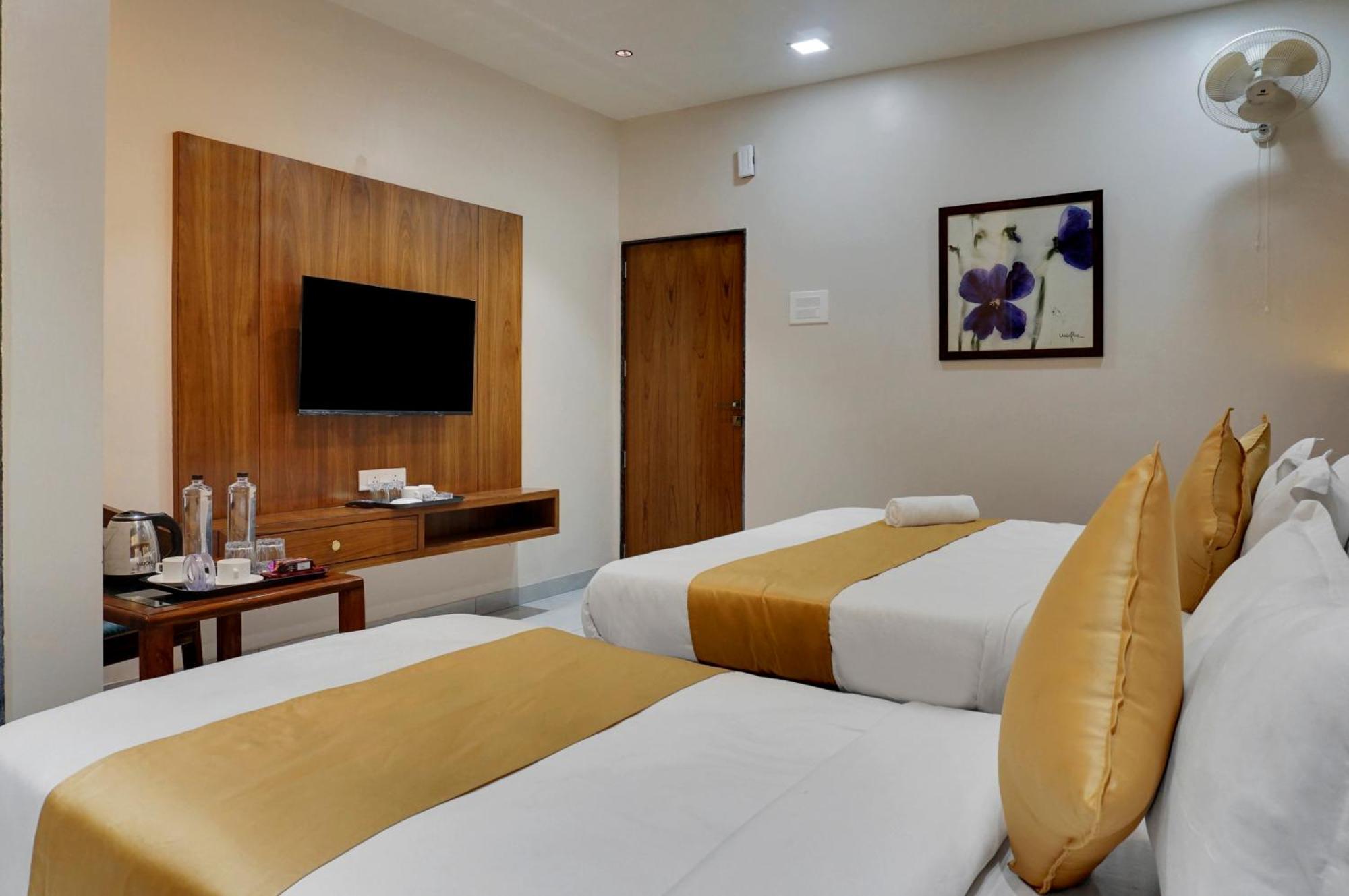 Hotel Sayba Executive Púna Kültér fotó