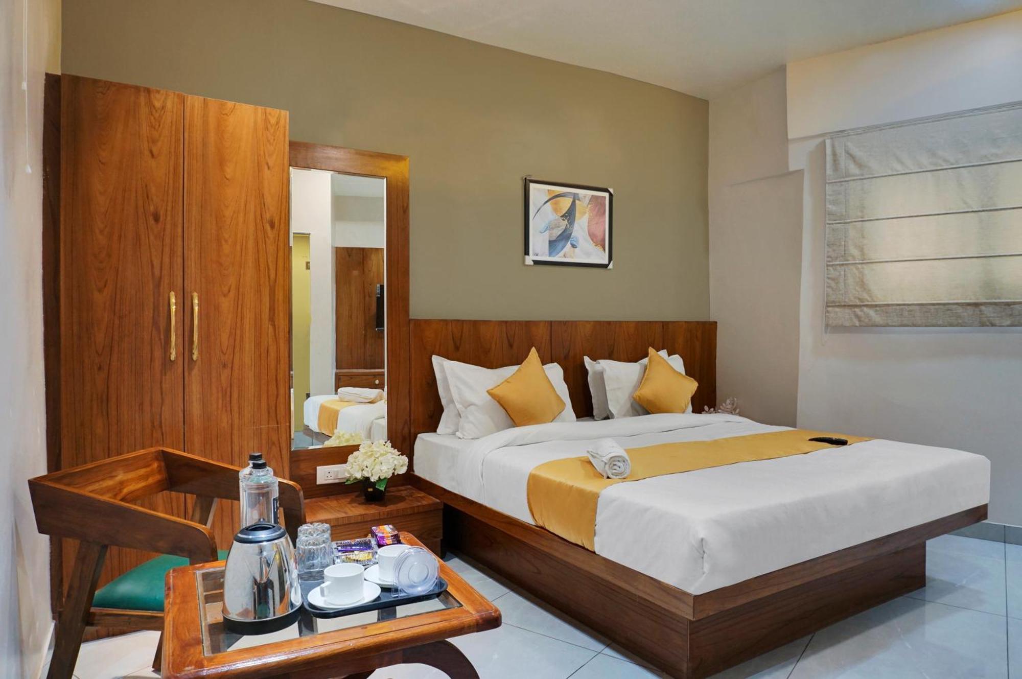 Hotel Sayba Executive Púna Kültér fotó